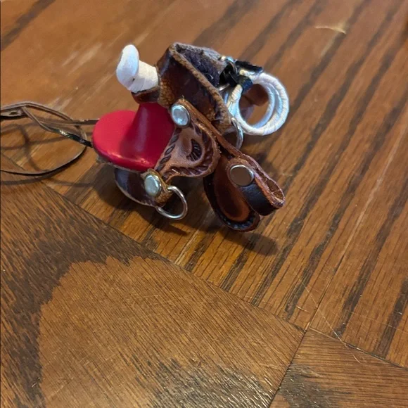 Rustic Brown Leather Saddle Ornament Set - Picture 2 of 4